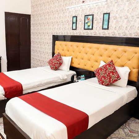 Hotel Aarkay Palace Badarpur ภายนอก รูปภาพ