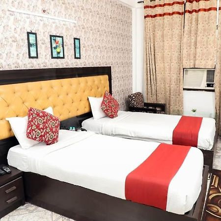 Hotel Aarkay Palace Badarpur ภายนอก รูปภาพ