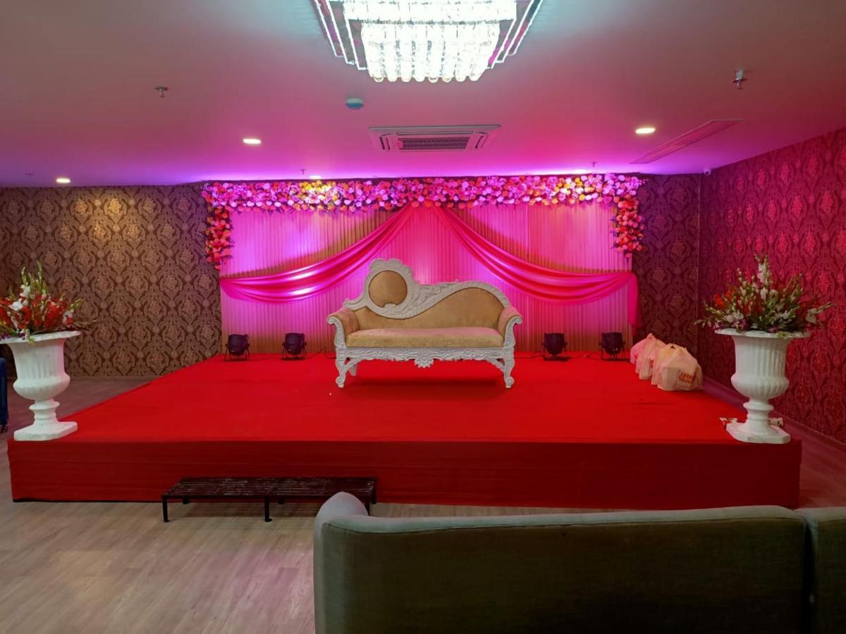 Hotel Aarkay Palace Badarpur ภายนอก รูปภาพ