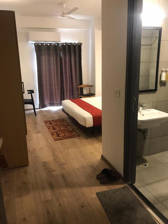 Hotel Aarkay Palace Badarpur ภายนอก รูปภาพ