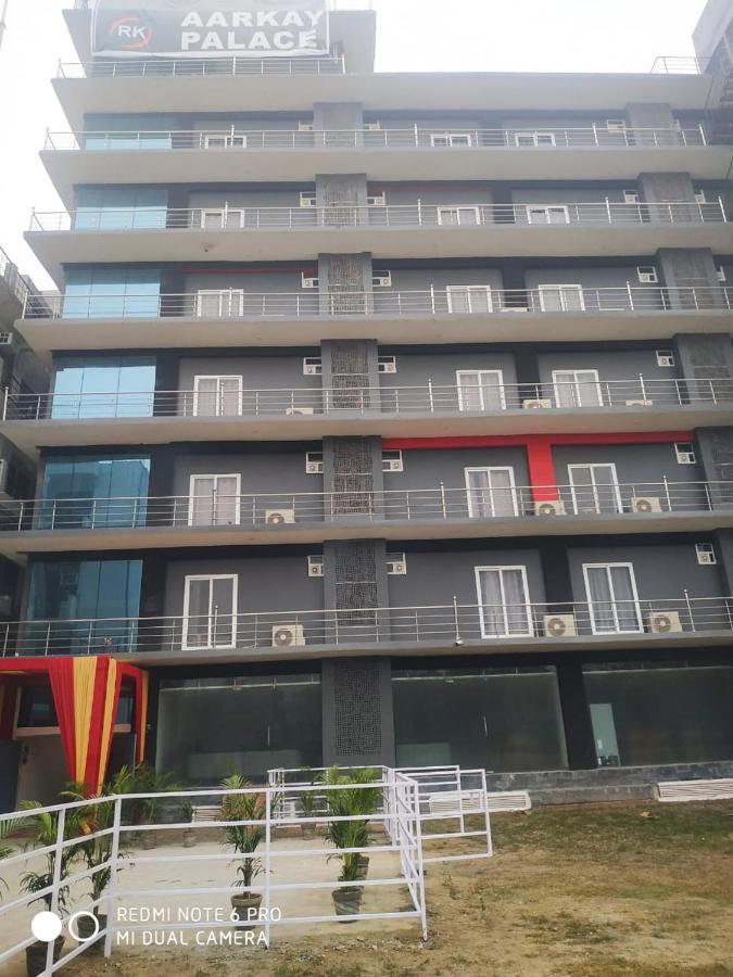 Hotel Aarkay Palace Badarpur ภายนอก รูปภาพ